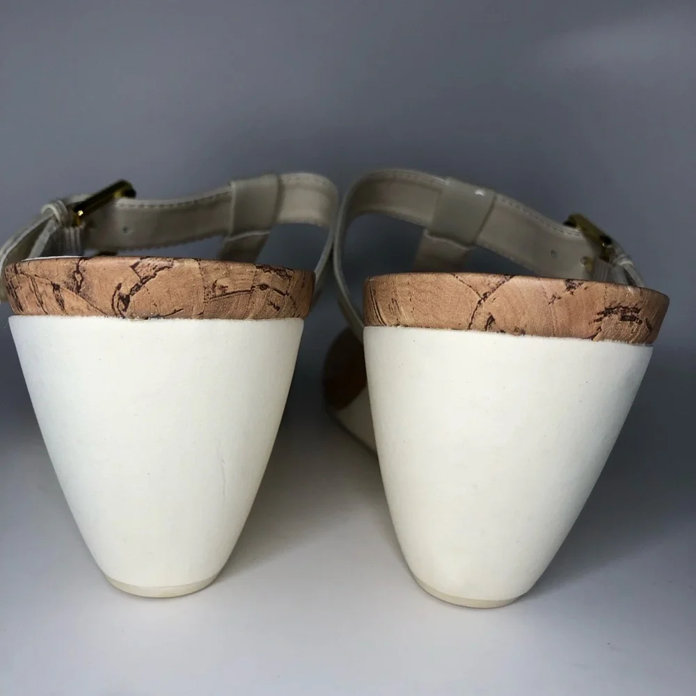 Ralph Lauren Cream Patent Leather T Strap Open Toe Wedge Sandal Size 10B